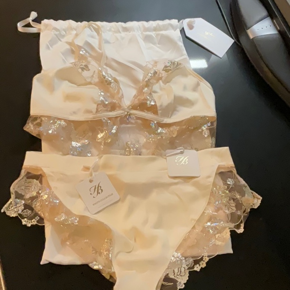 Honey Birdette NWT White Collection L Cream Lace Lingerie Set